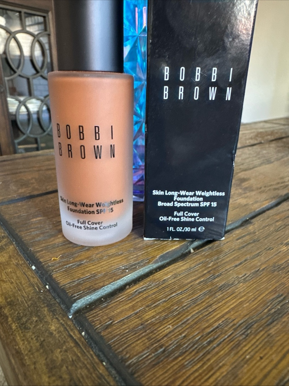 Bobbi Brown Foundation Bottle in Warm Tan